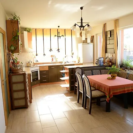 Angelov Case de vacanță Garmen